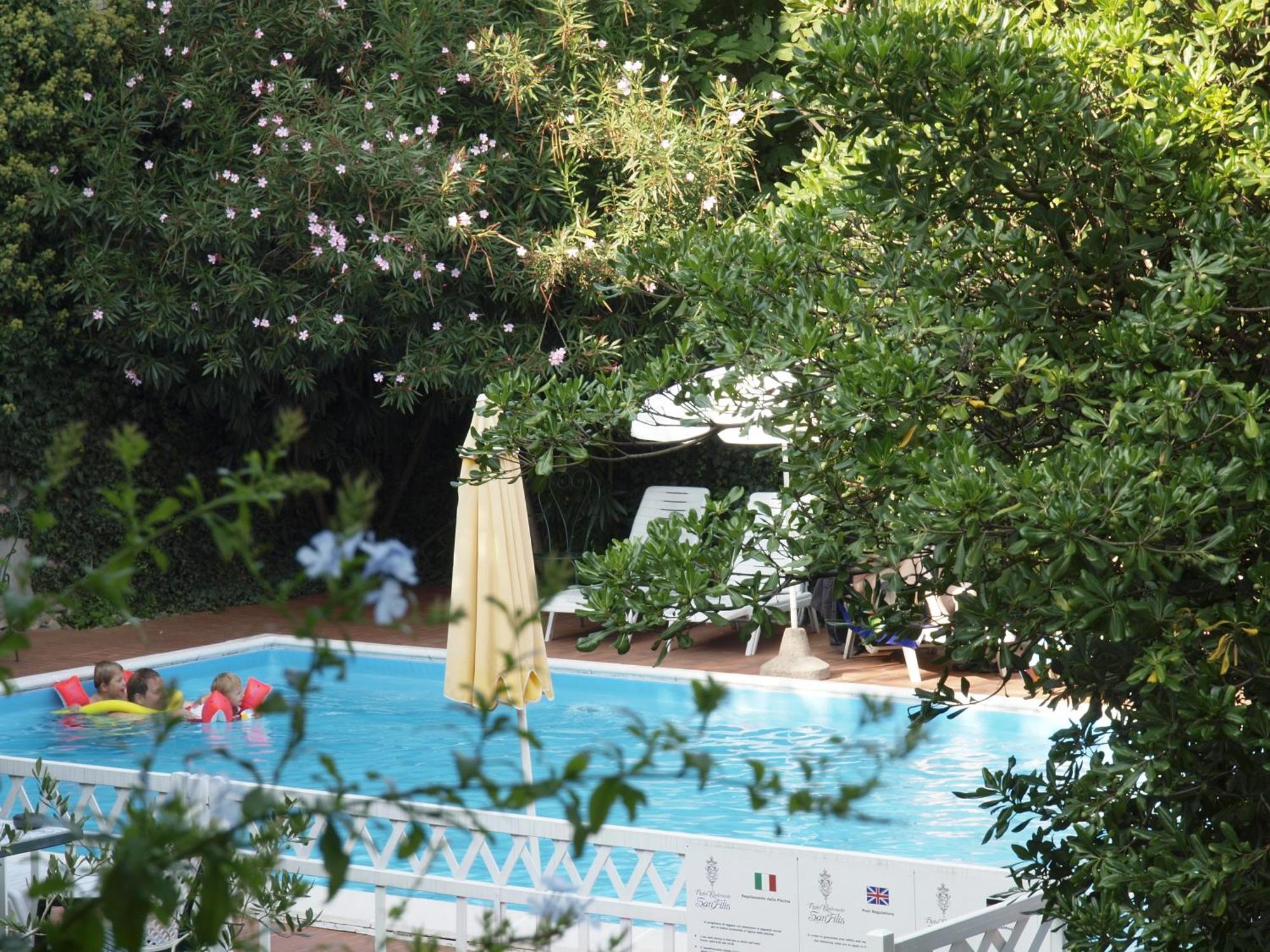 Hotel San Filis サン・フェリーチェ・デル・ベナーコ エクステリア 写真